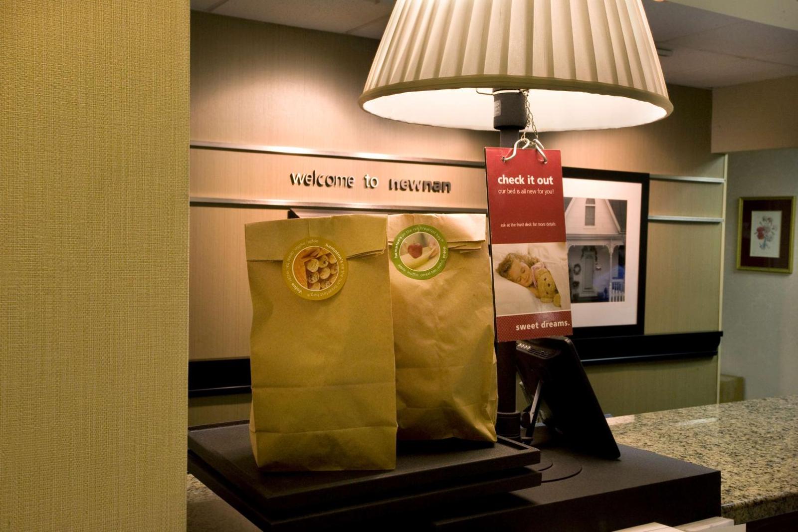 Hampton Inn Atlanta-Newnan image 2