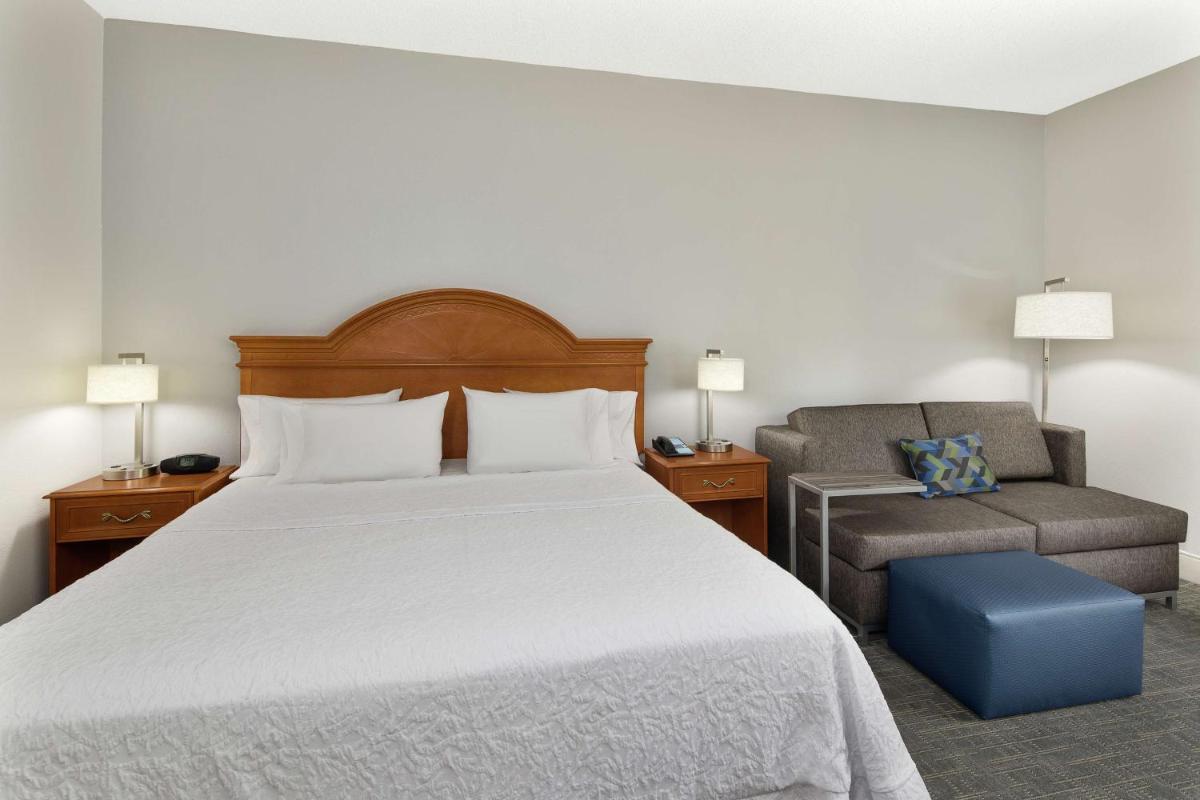 Hampton Inn Atlanta-Newnan image 22