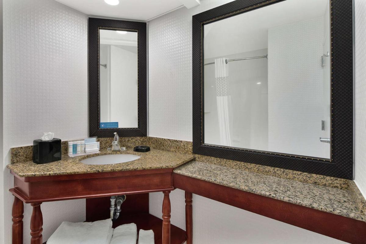 Hampton Inn Atlanta-Newnan image 23